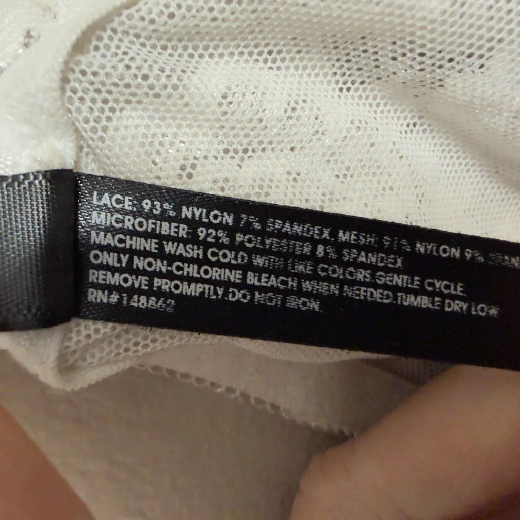 Torrid Size 2X 18/20 White Lace Bralette Wireless Plus Size Soft - Image 5