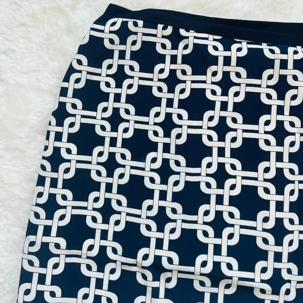 Banana Republic Silk Navy & White Interlocking Knot Pattern Straight Skirt sz 10 - Image 3