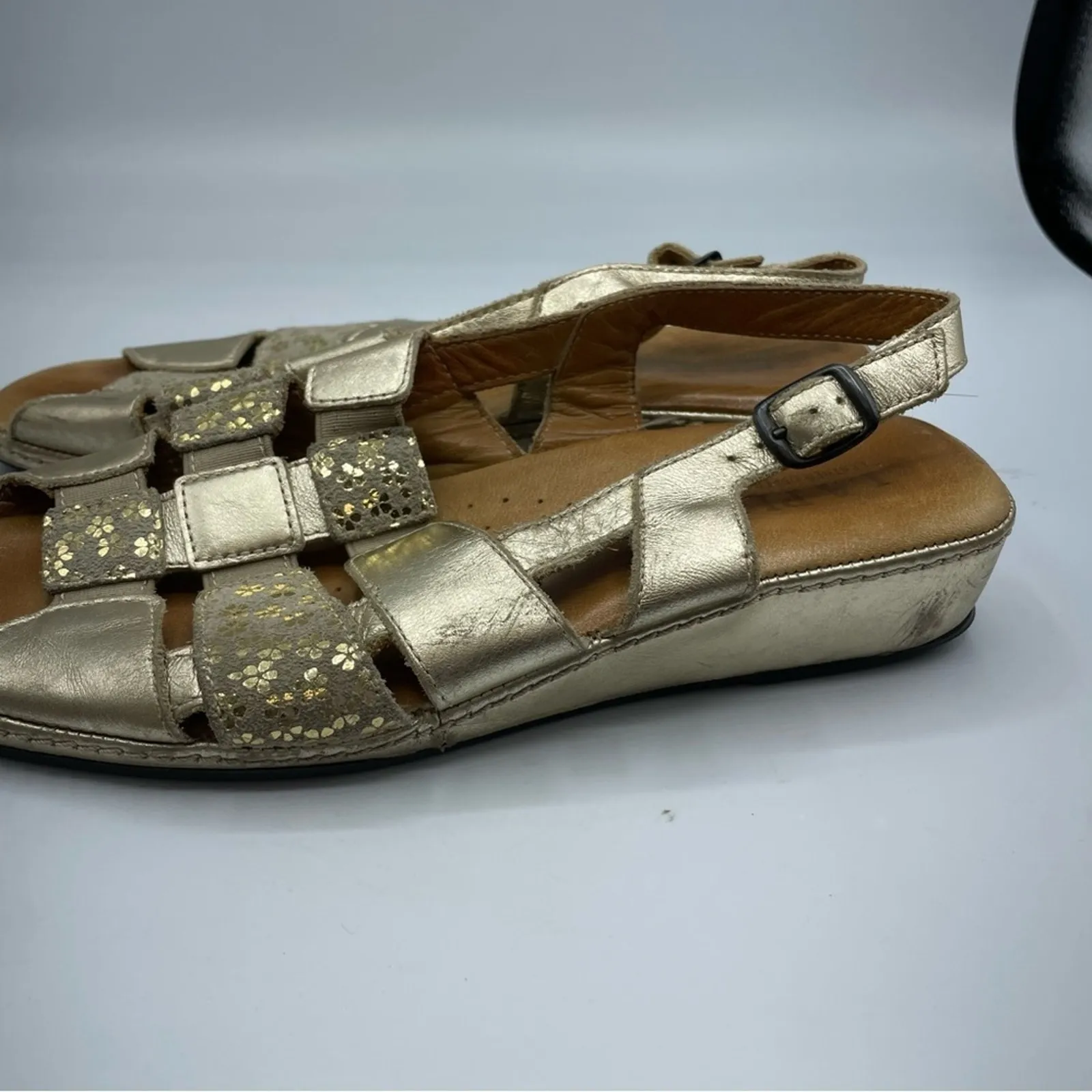 La Plume Gold Leather Wedge Sandals Womens 38 Strappy Comfort Shoes Beachy Size 7.5 - Image 11