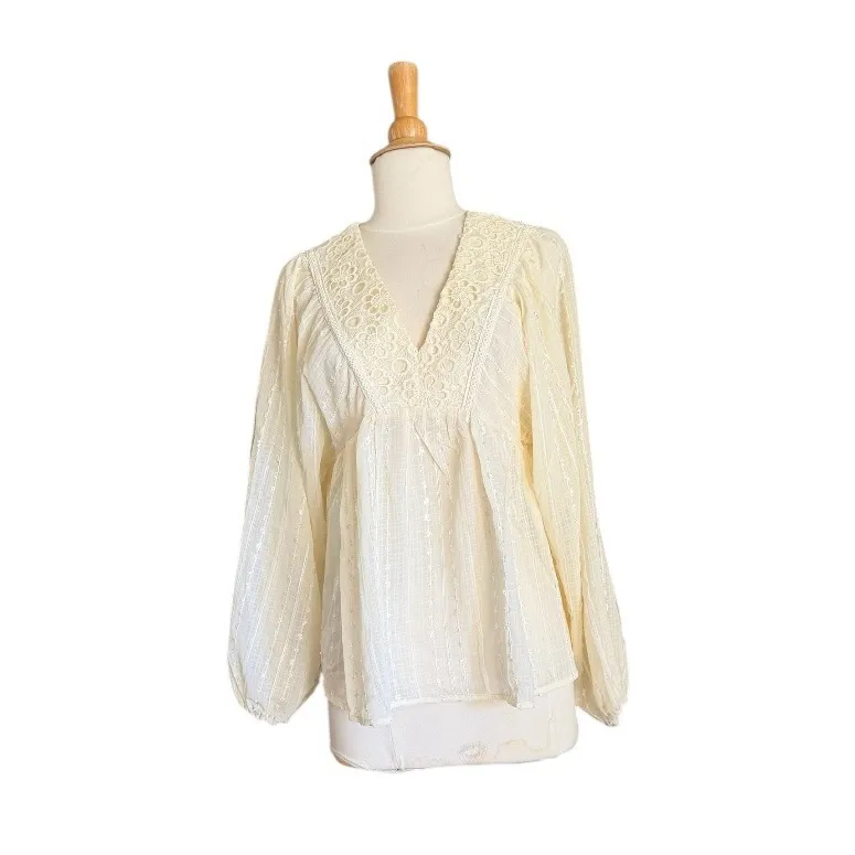 Very J Delicate Crochet Detail V-Neck Feminine Boho Blouse Champagne Small NWT - Image 2