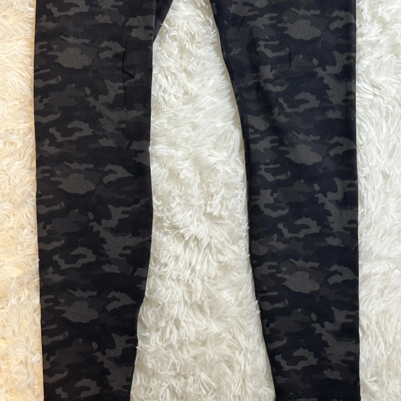 Fabletics Camo Leggings Black Grey Activewear Workout Athleisure Size M - Image 4