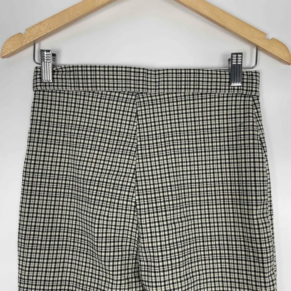 Zara Womens Tartan Plaid Cream and Black High Rise Cropped Office Core Pants Med - Image 5