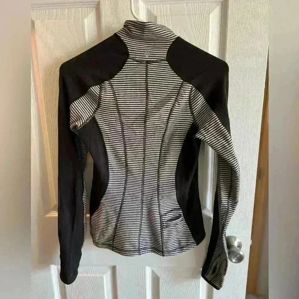 Lululemon Black Run U-Turn 1/4 Zip Pullover Reversible Stripe - Image 2