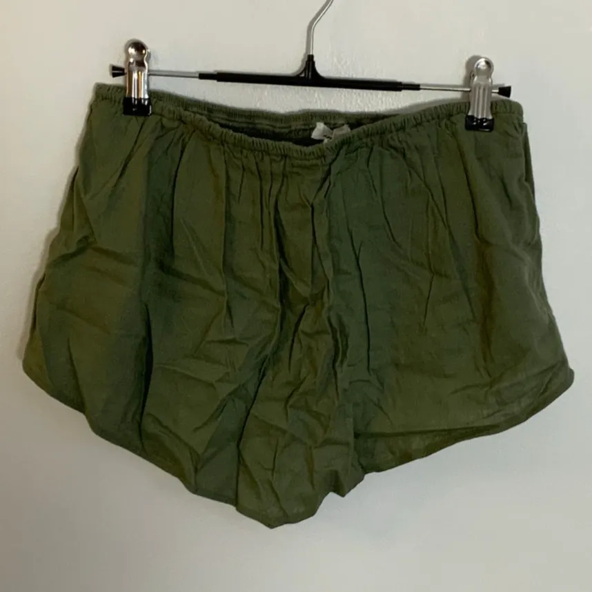 Aerie‎ Army Green shorts NWT size small - Image 2
