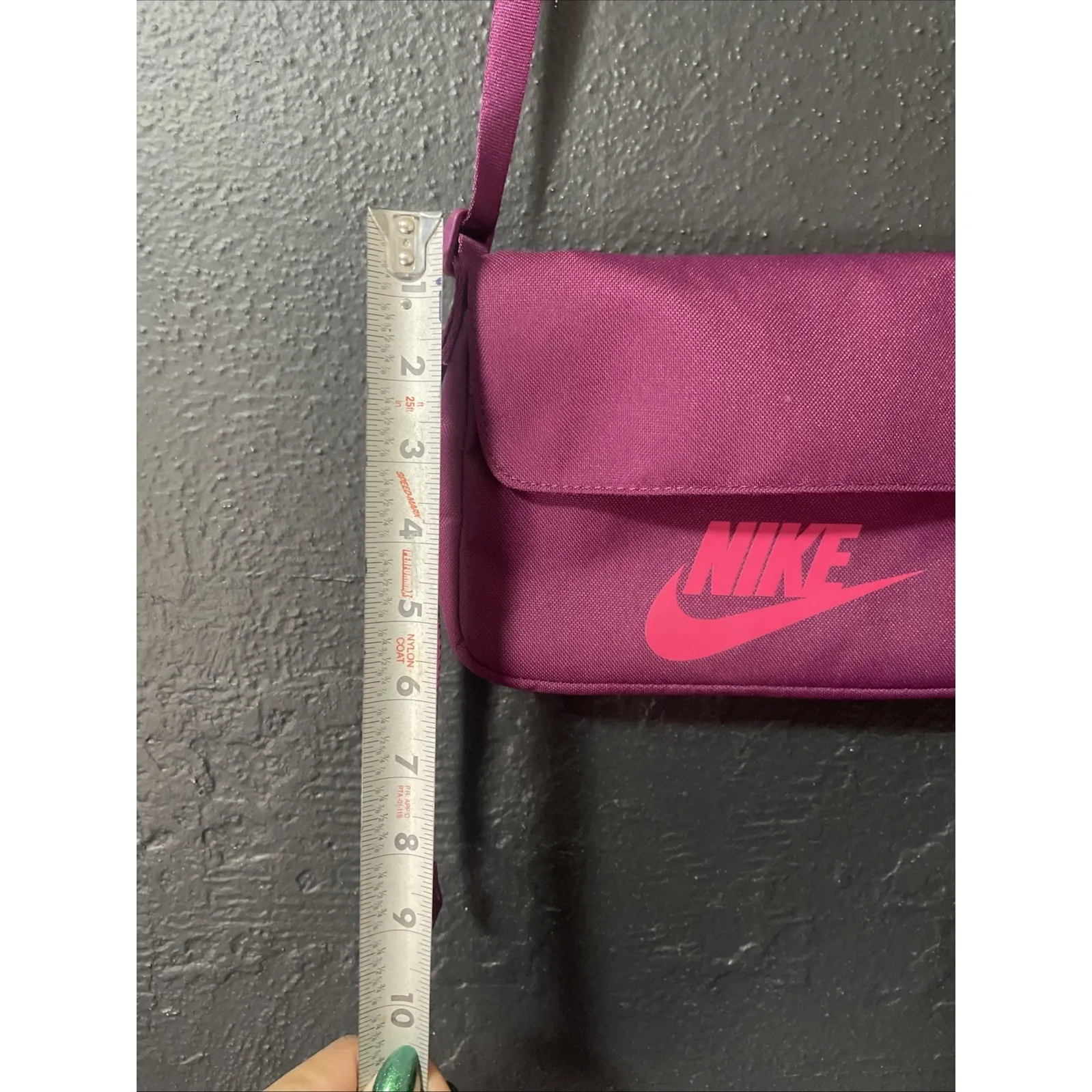 Nike Womens Sportswear Futura 365 Crossbody Bag, Magenta, Berry - Image 6