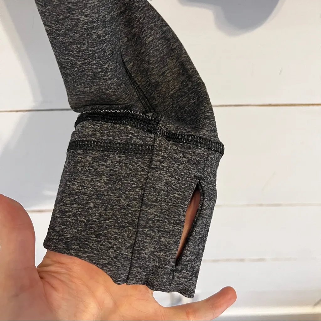 Lululemon It's Rul Cropped Half Zip. Size 8 - Image 7