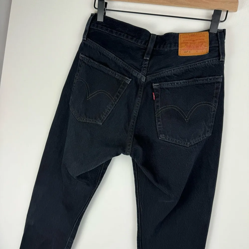 Levi’s 501 S Skinny Premium Denim Jeans Sz 24 Black Denim Distressed Raw Hem - Image 11
