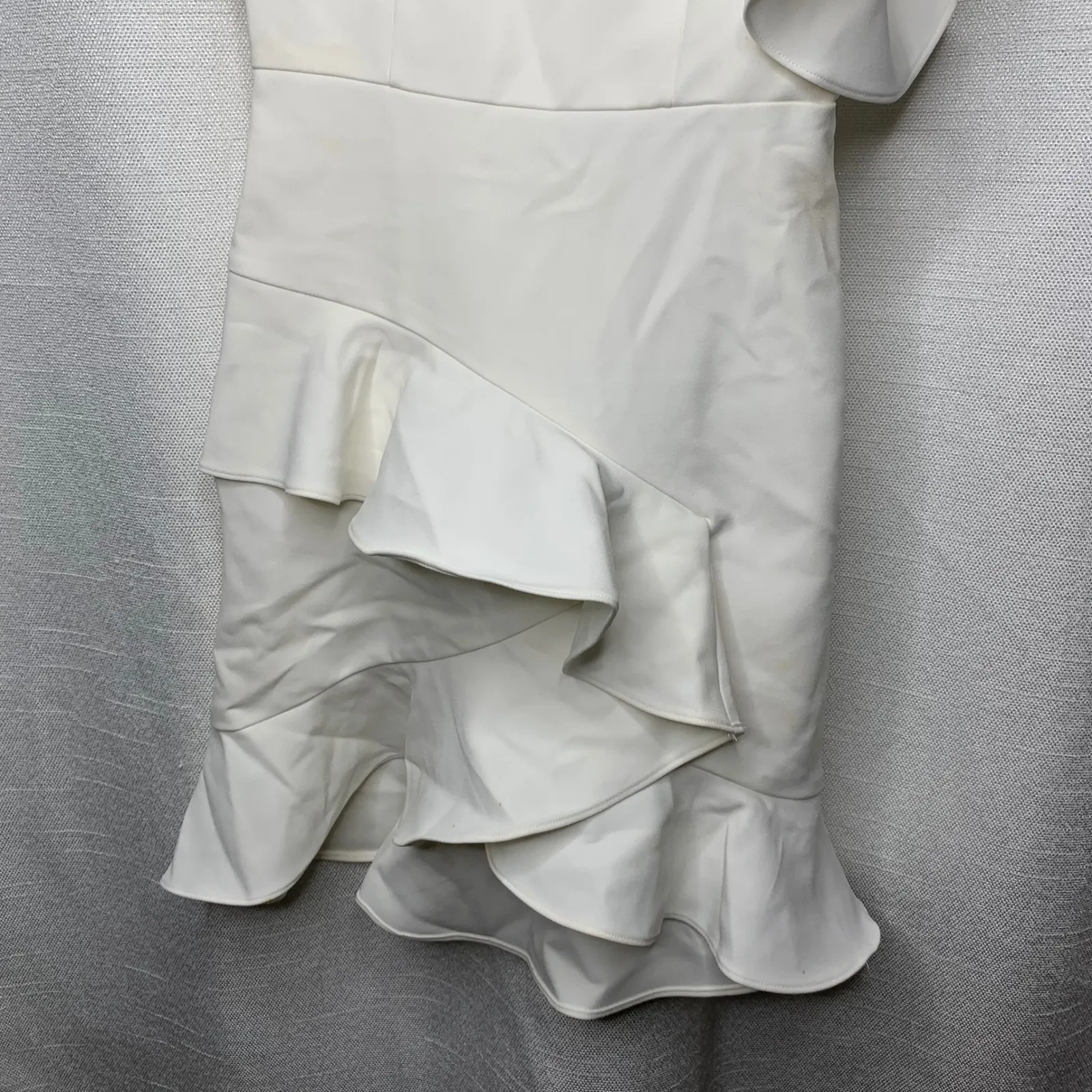 BCBGMAXAZRIA‎ off white ruffle mini dress sz 0 bridal rehearsal party graduation - Image 4