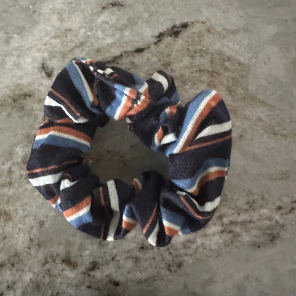 Patterned Hair Scrunchies Set - Image 4