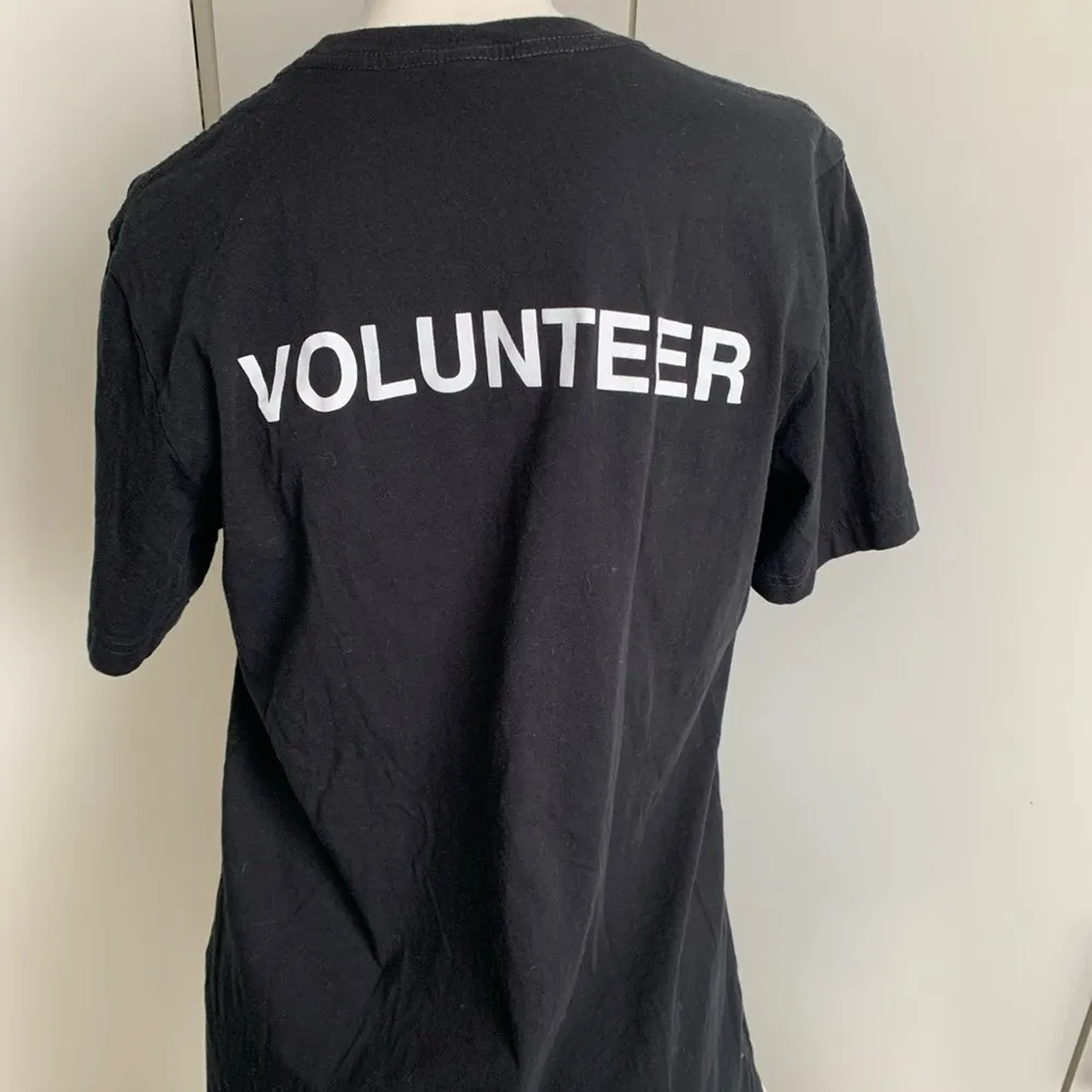 Sephora  Stands women’s medium volunteer black t-shirt - Image 2