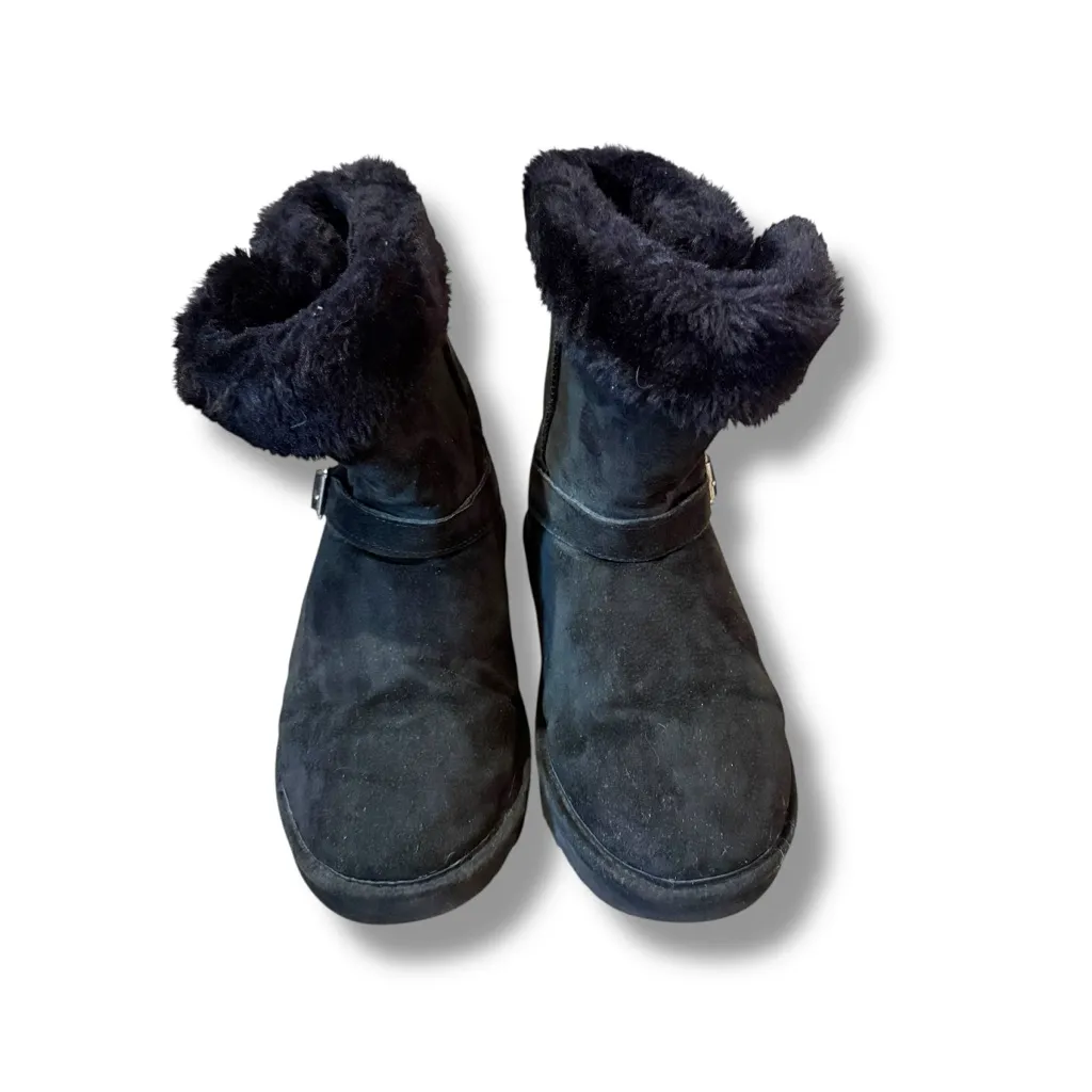 Lamo Cresson Pull On Boots‎ Women’s Size 10.5 Black Suede Faux Fur Buckle Strap - Image 2