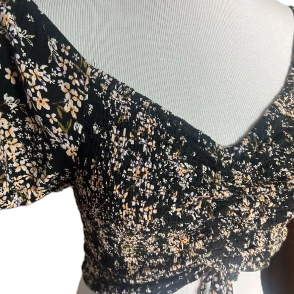 Womens Anthropologie Love Tree Floral Print Smocked Crop Top - Sz M - Image 2