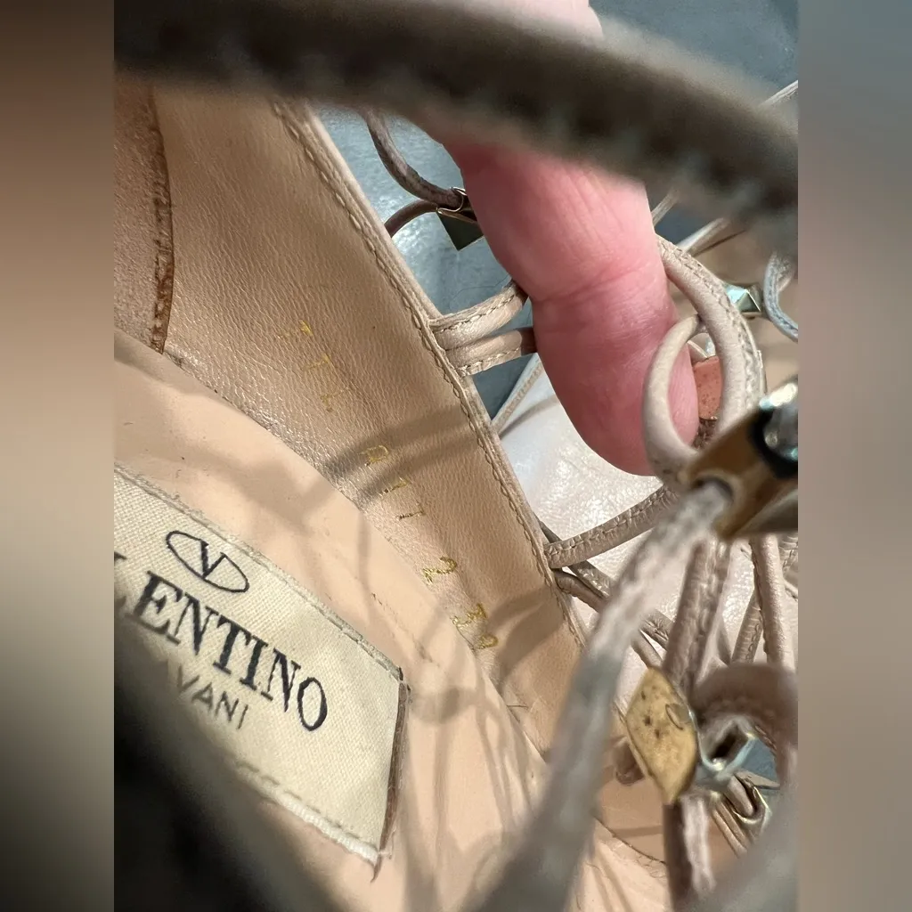 Valentino Garavani EU 39 Rockstud Laceup Heels, Nude/Tan - Image 8