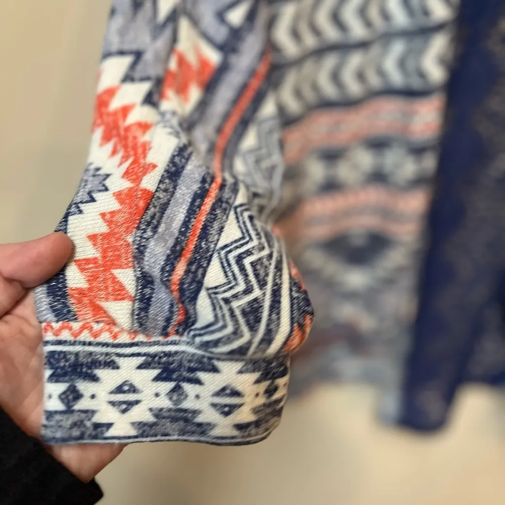 No Boundaries Juniors Navy Blue Coral Aztec Crochet Back Boho Sweater Cardigan M - Image 5