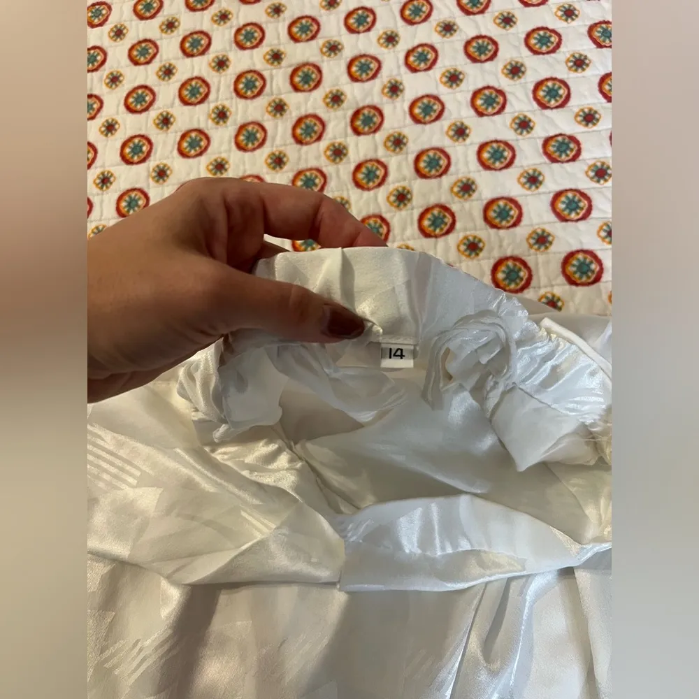 EUC Vintage 70s Iridescent Floral Asian Midi Skirt Size 10 White - Image 4