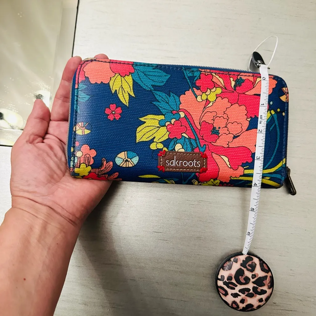 Sakroots  Multicolor Floral Wallet - Image 4