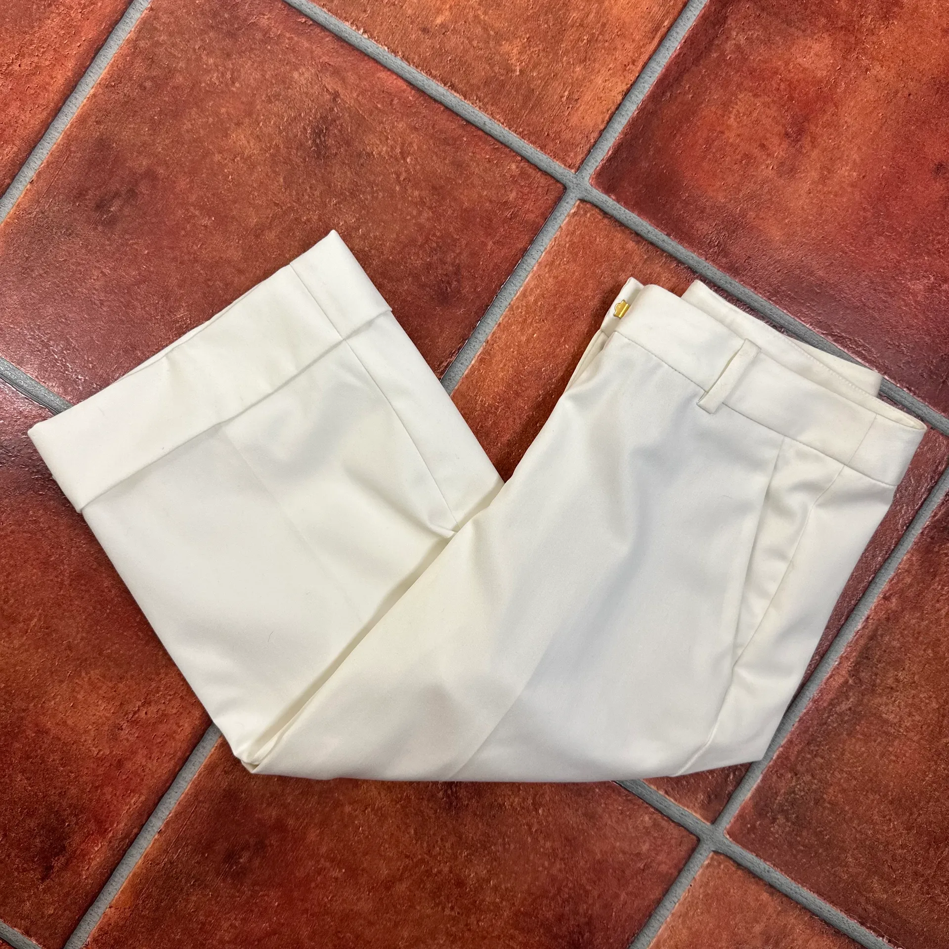 St. John  Collection White Flat Front Cropped Elevated Pants Size 0 - Image 7