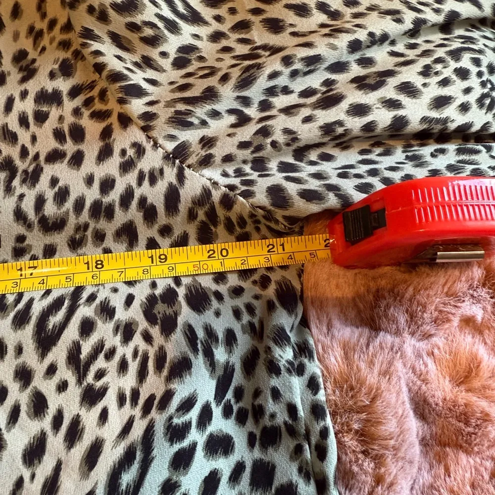 Ecowish  Leopard Print Long Sleeve Blouse size L - Image 7