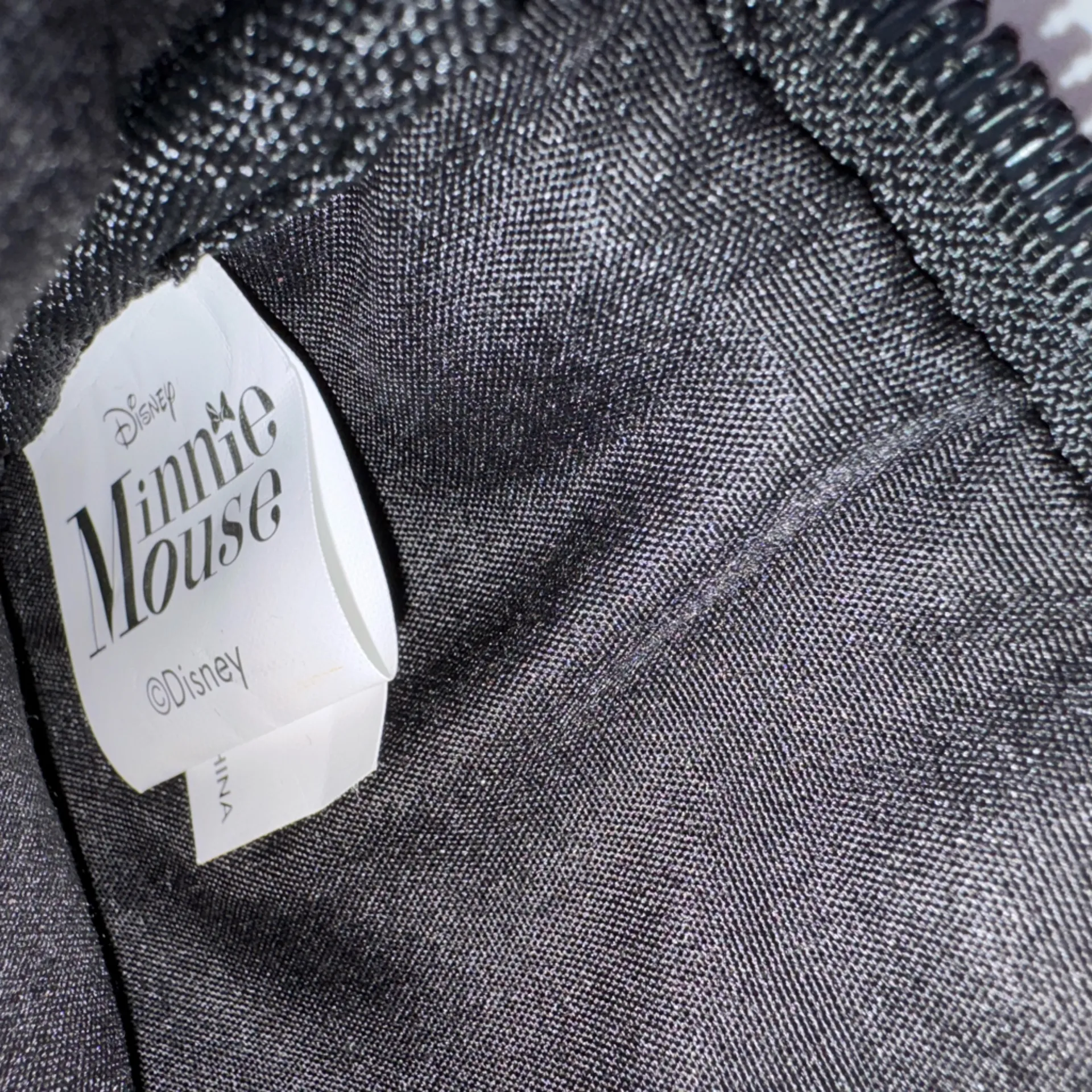 New In Box Disney Minnie Mouse Wristlet Wallet In Black With Red Trim - Image 10