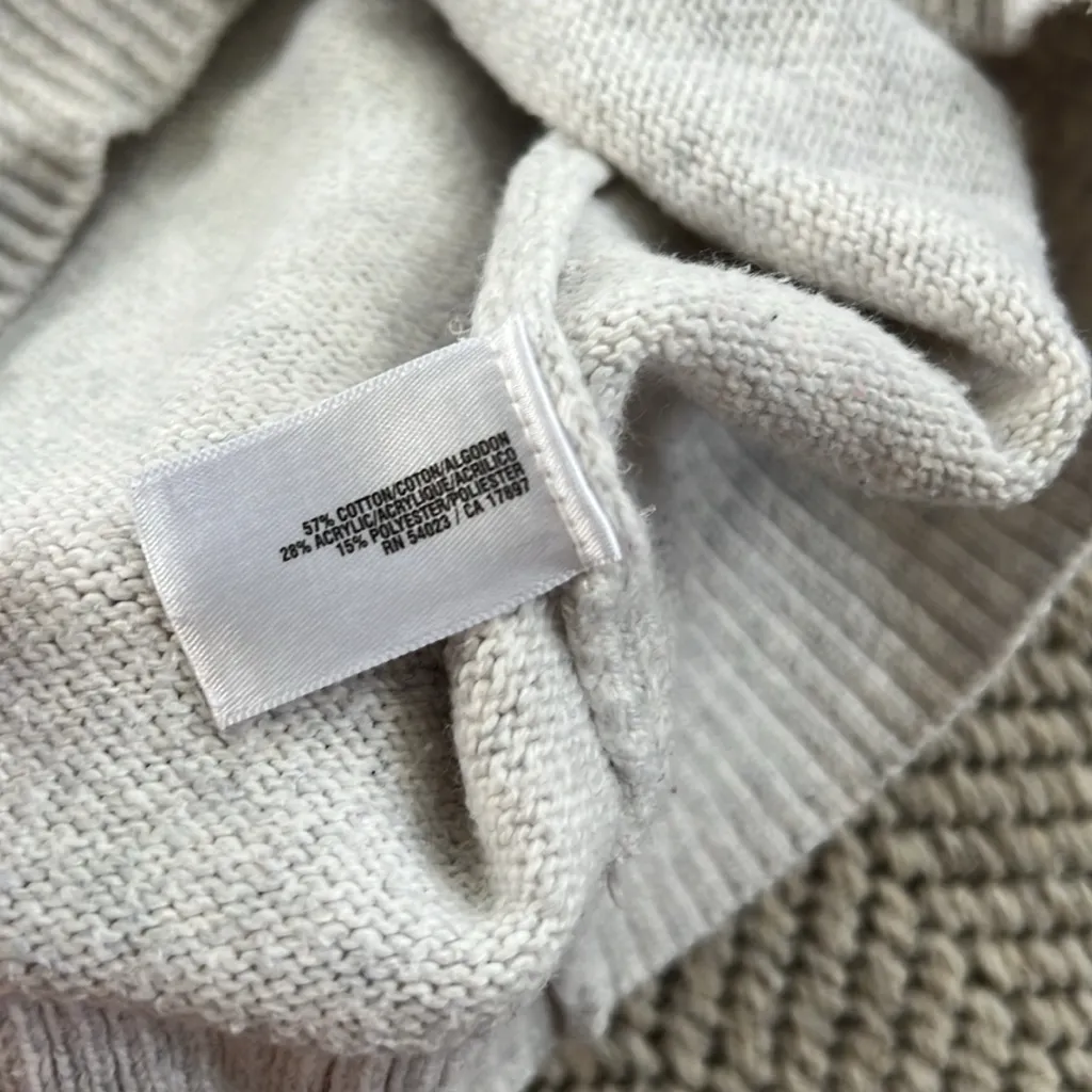 Old Navy V-Neck Sweater - Image 3