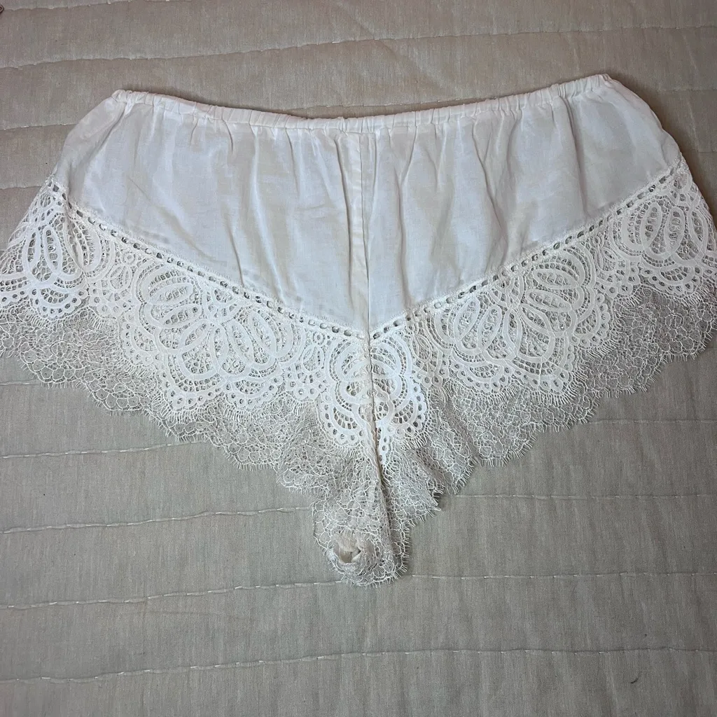 Victoria’s Secret Elegant White Lace Women's Sleep Booty Shorts Size Large - Image 8