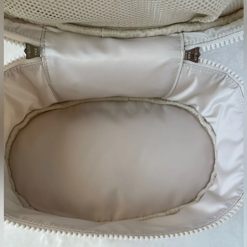 Lululemon Oval Top Access Kit Vol 3.5 L in White Opal - Image 8