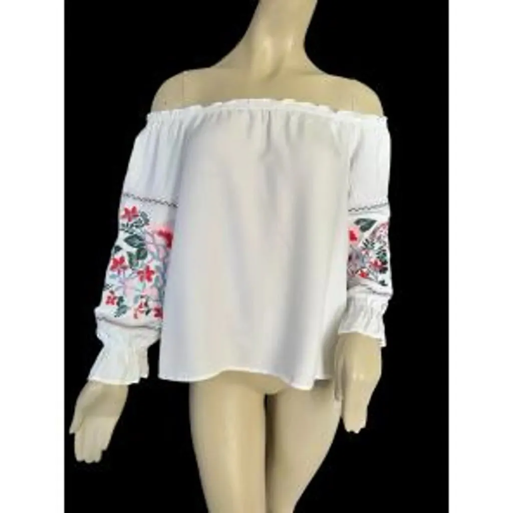 Sugar Lips Off-Shoulder Embroidered Boho Peasant Top Size Large - Image 4