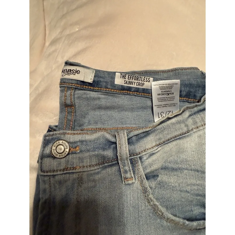 Kensie Jeans Women's 12/31 Effortless Skinny Crop Frayed Hem Jeans Blue - Image 2