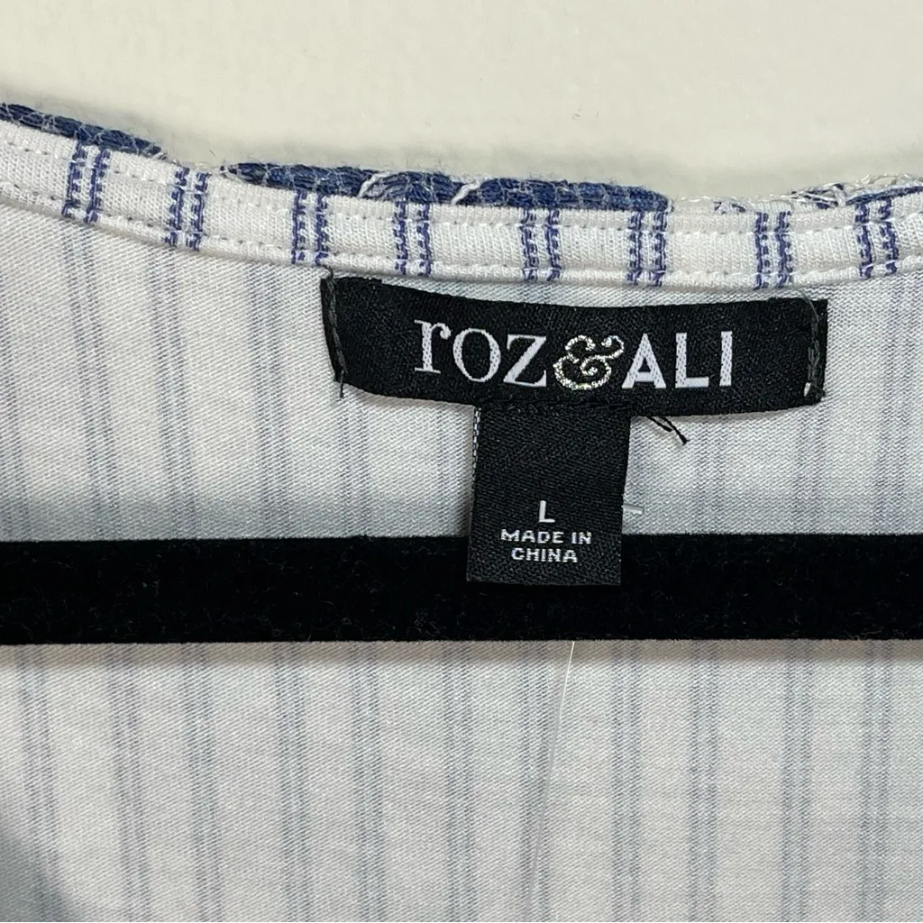 Roz & Ali | NWT Blue Floral Lace Overlay Sleeveless Top | Large - Image 5