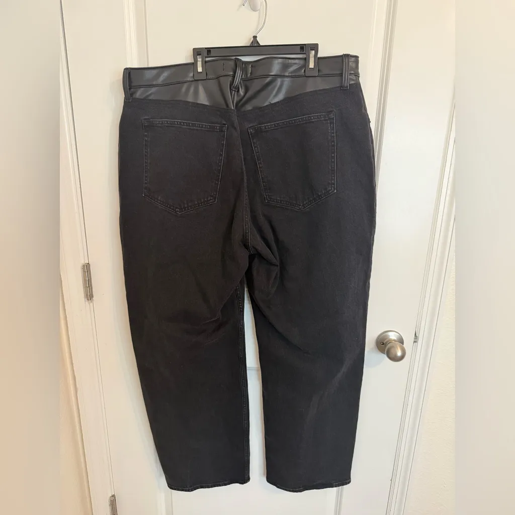 Abercrombie & Fitch 90’s Relaxed High Rise Jean Size 18 Short - Image 4