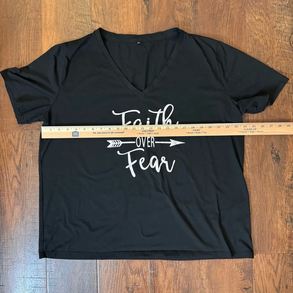 “Faith Over Fear” graphic short sleeve tee shirt, plus size 3X Black - Image 4