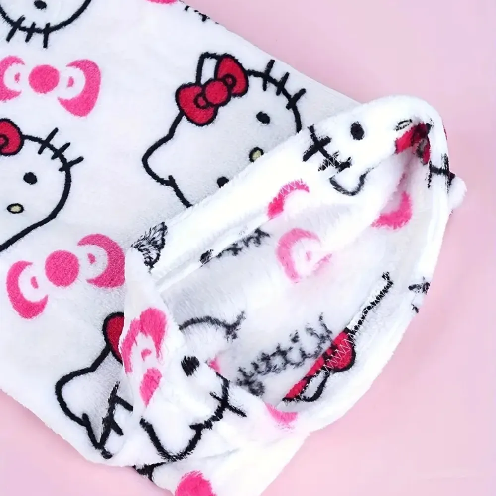 Hello Kitty Sanrio  Flannel Pajamas/Medium - Image 4