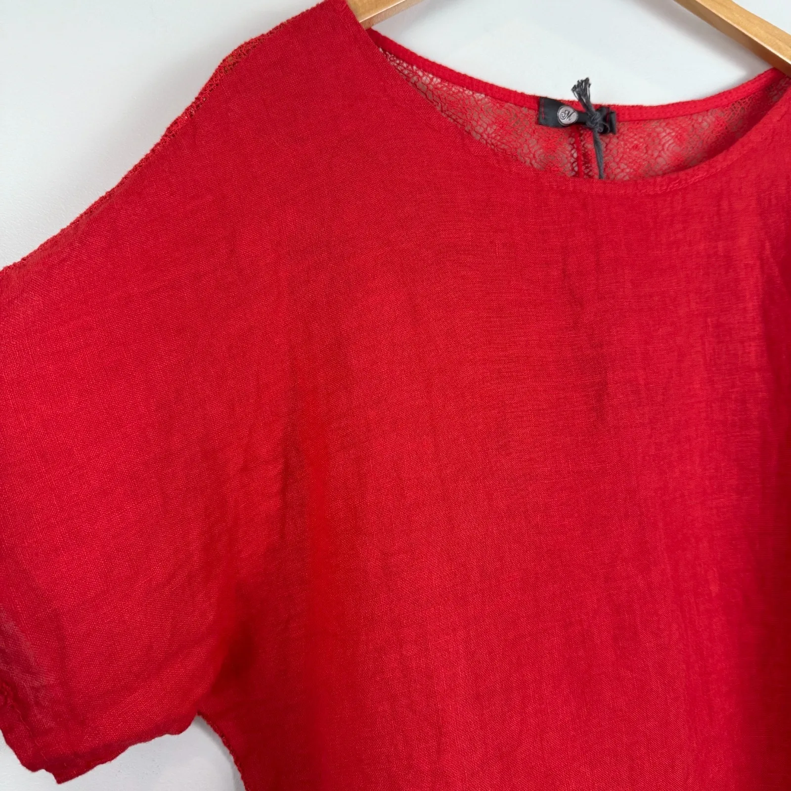 M Made In Italy Top Womens M Red Linen Blend Crochet Back Short Sleeve Relax NWT Size M - Image 2