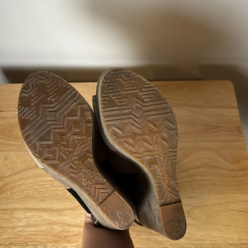 Lucky Brand Women’s Lucky Frescala Oiled Suede Open Toe Platform Wedges 8.5 - Image 12