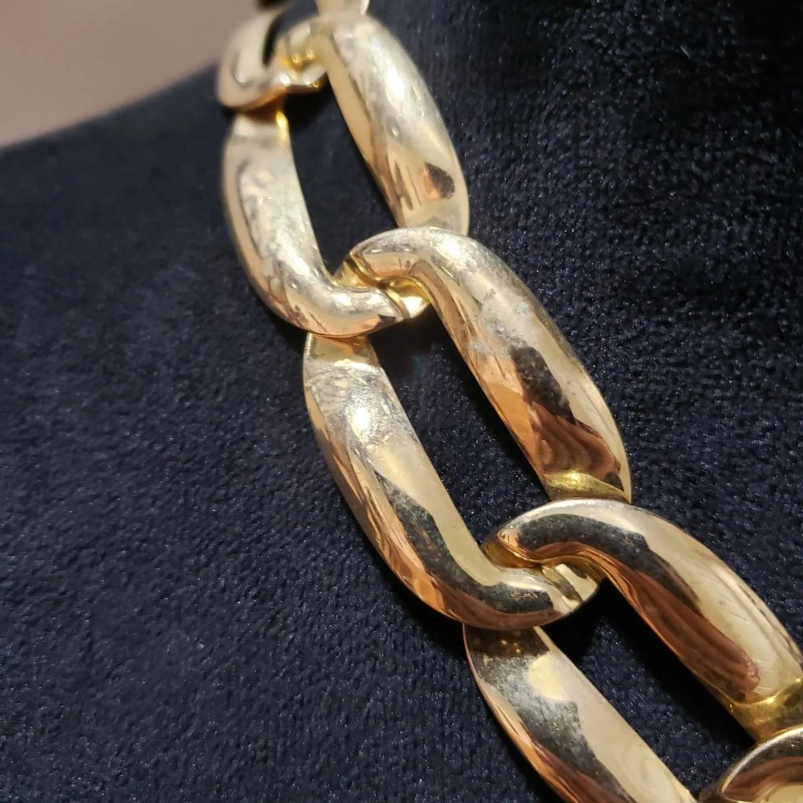 Women's Lightweight Gold Plated Cuban Link Chain Style Choker Collar Necklace - Image 5