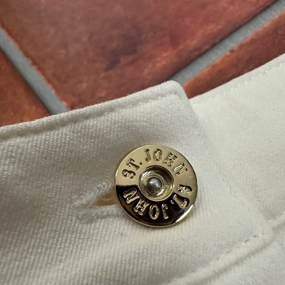 St. John Sport White High Waisted Cropped Pants Size 0 - Image 3