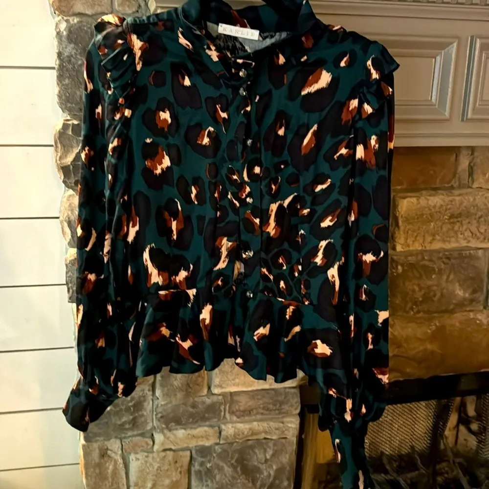 Karlie‎ silky blouse, Large - Image 6