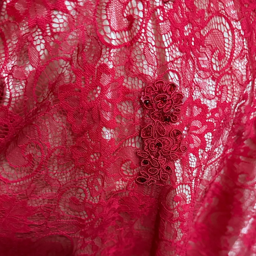 Vibrant Red Lace Dress - Image 5