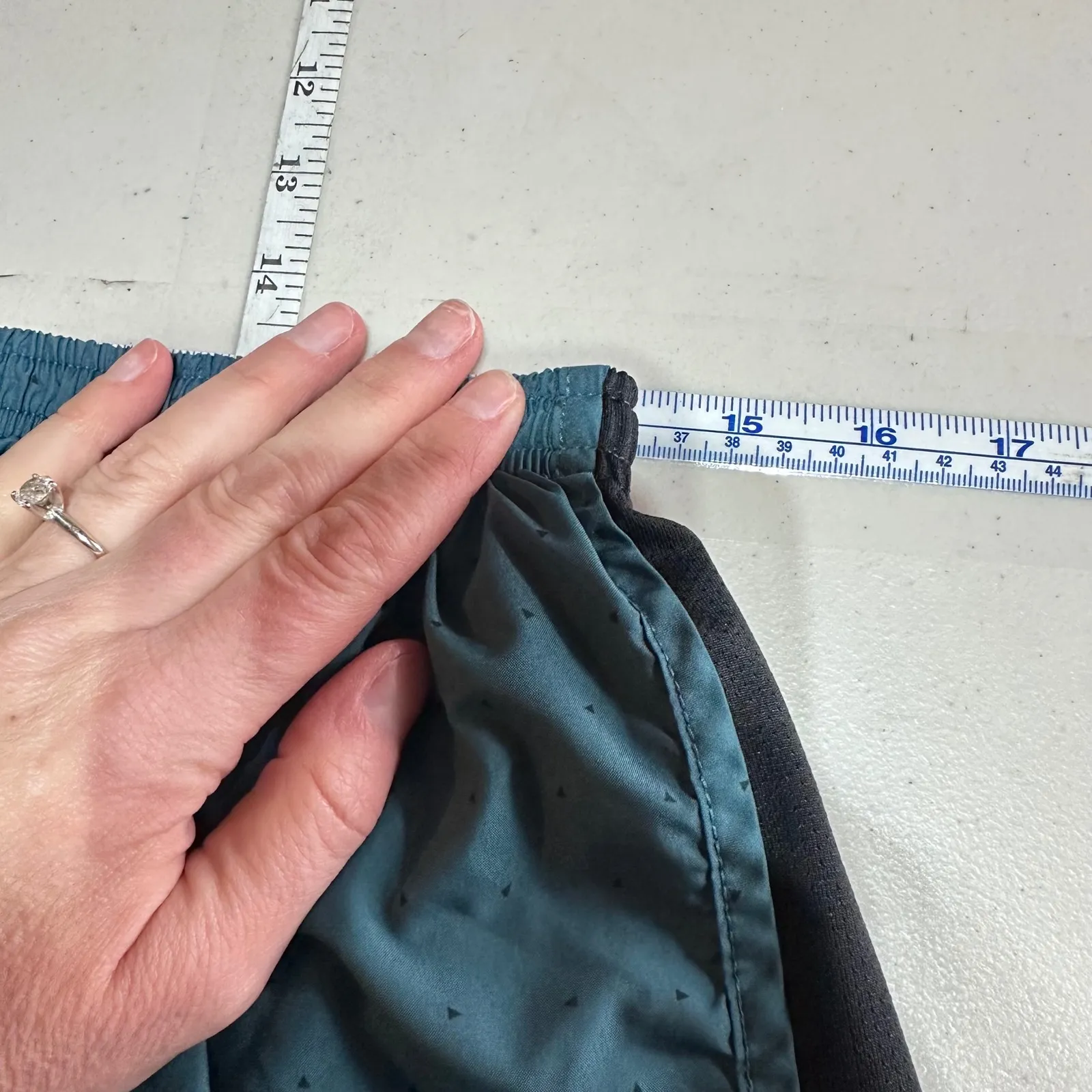 Nike Dri Fit Women Running Shorts Teal Black Print Elastic Waist Size L Built in - Image 6