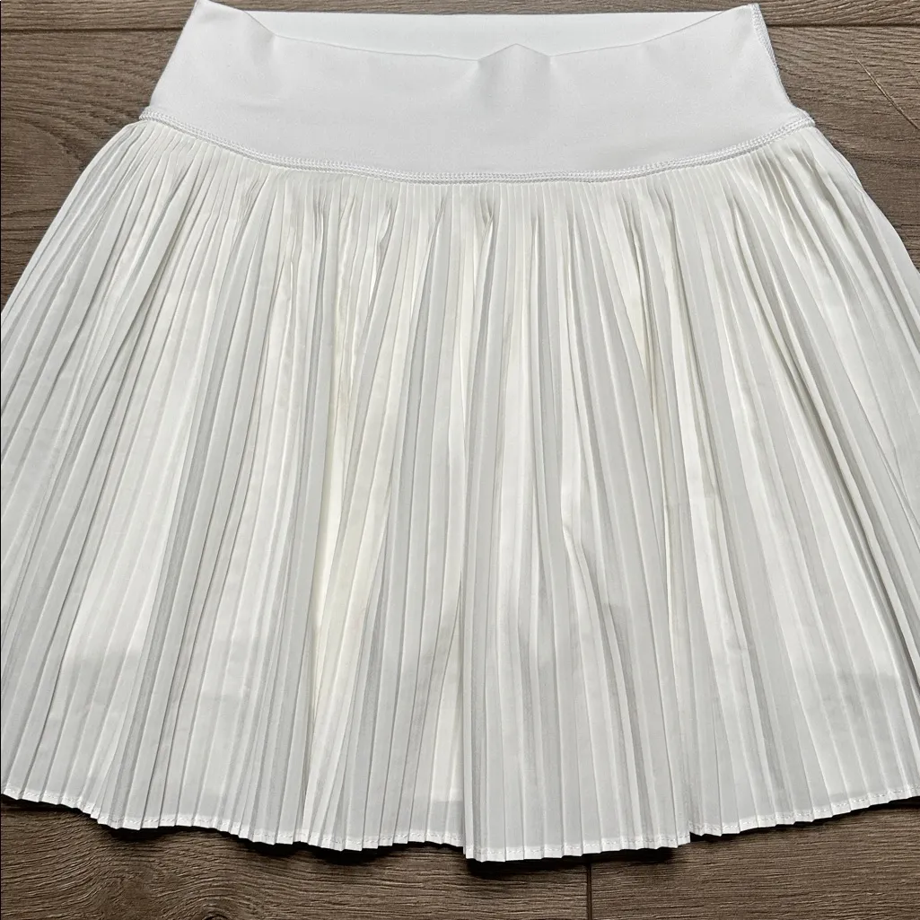 NWOT Yogalicious‎ Lightstreme Hybrid Strut This Skort Pleated High Rise White M - Image 2