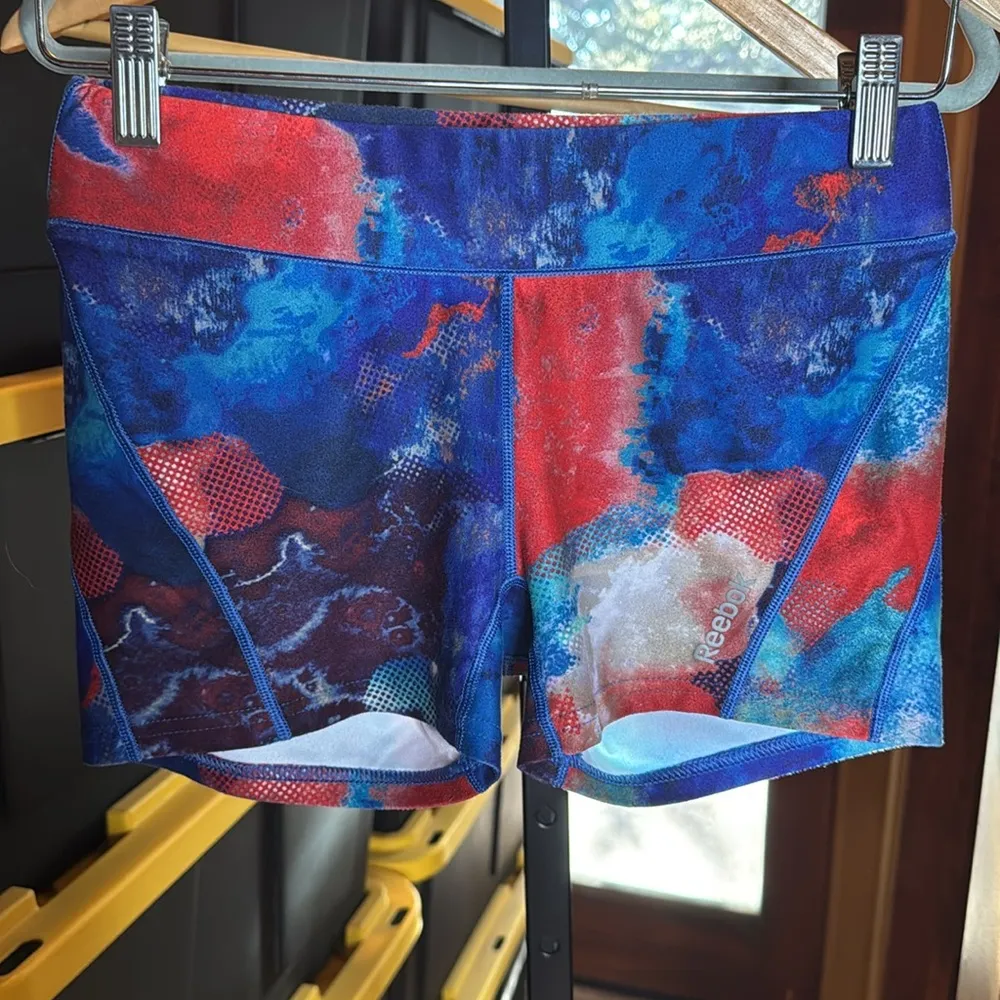 Reebok Patriotic Tie Dye Bike Shorts Red Blue Size Small - Image 5