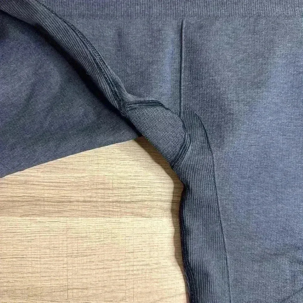 Lululemon In The Flow Crop Heathered Deep Coal Sz 6 - Image 4