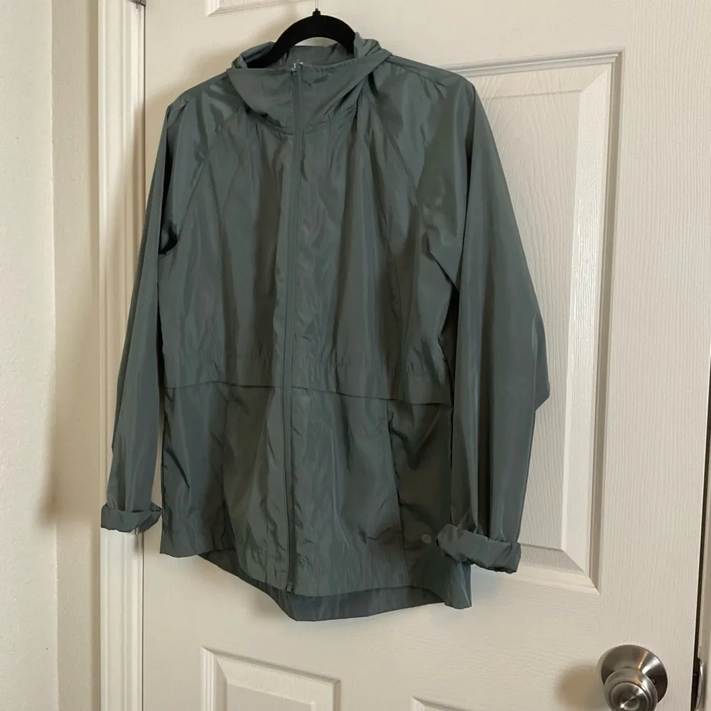 Apana Woman’s  Windbreaker Jacket size medium - Image 3