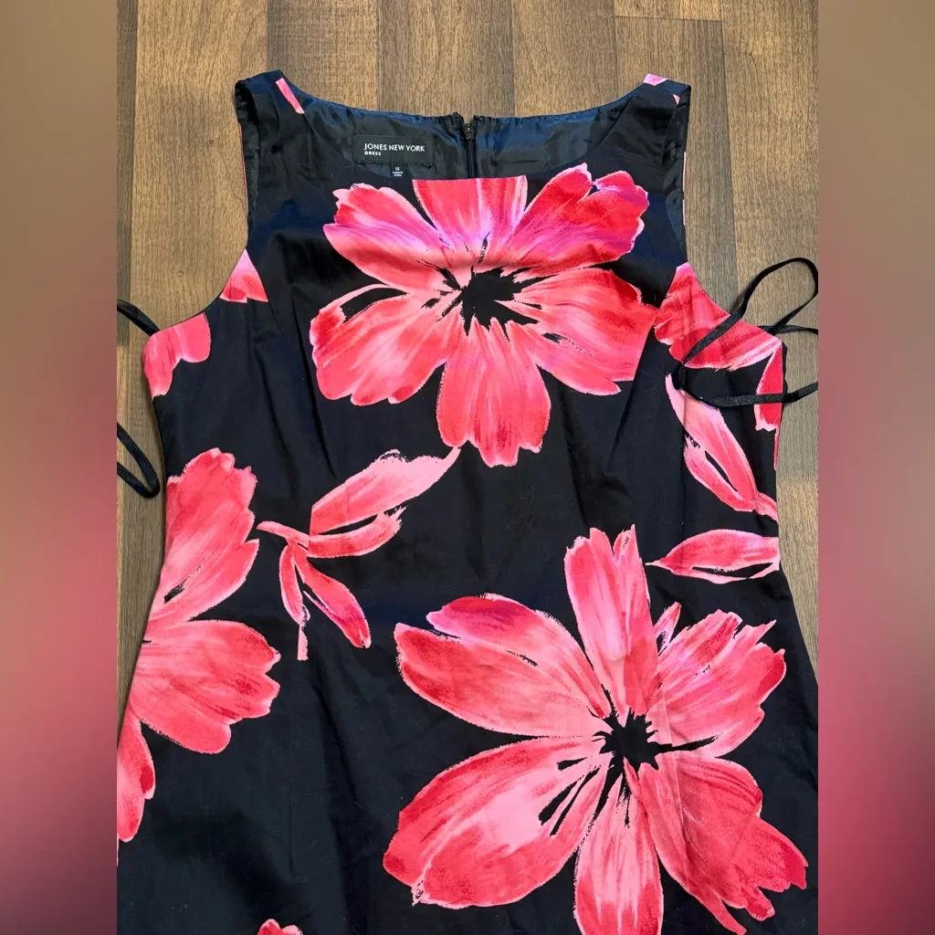 Jones New York Black Dress with Pink Floral Accents - Image 2