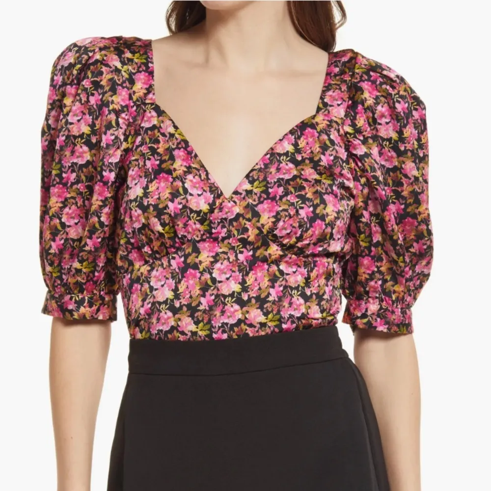 NWT Vero Moda Elly Floral Print Crop Blouse, Size M New w/Tag - Image 9