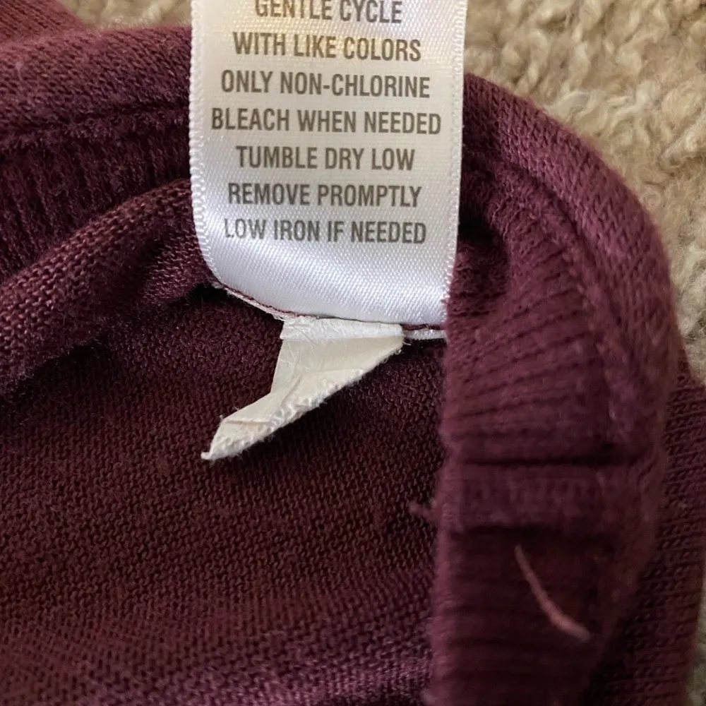 Mossimo Feather Patterned 3/4 Sleeve Shirt - Image 4