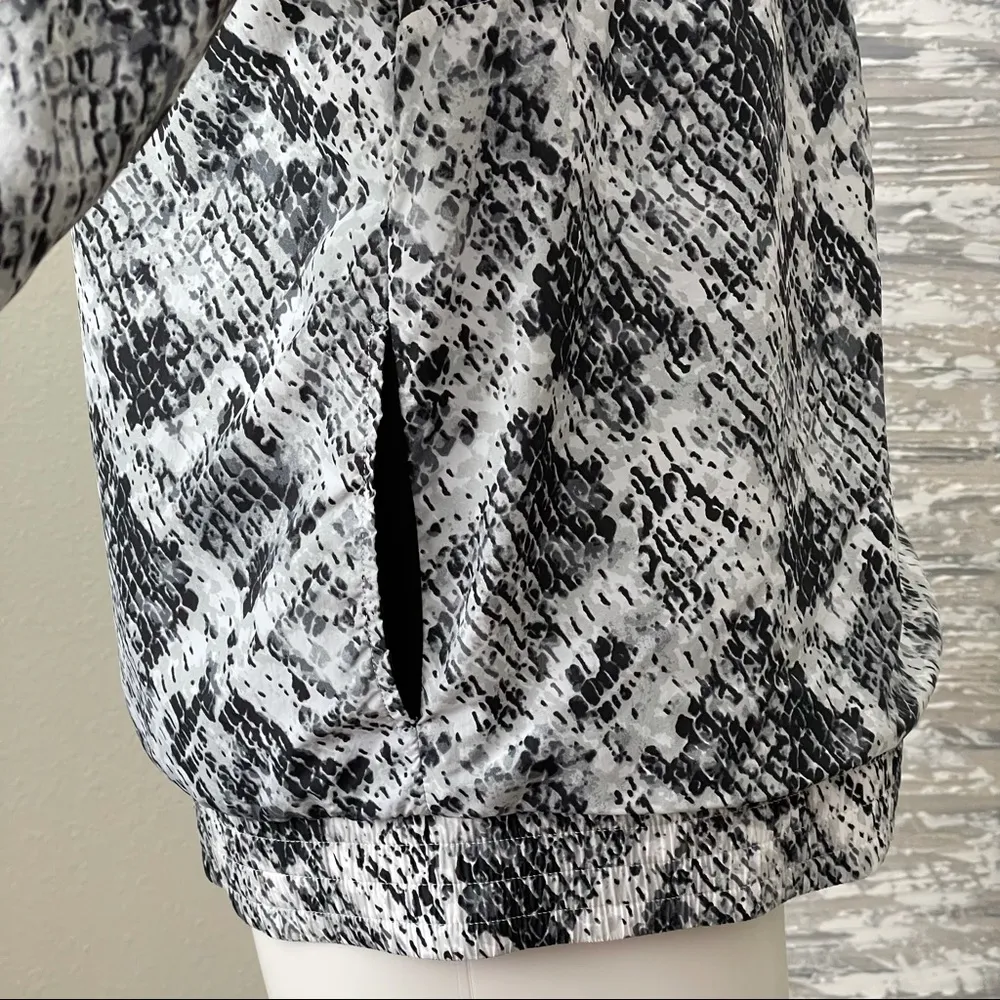 PINK Victoria’s Secret Women’s Windbreaker Size XS - Image 13