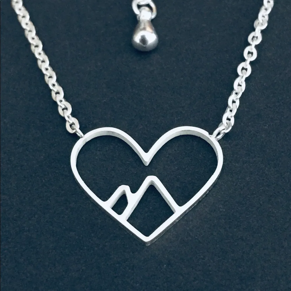 Heart Mountain Necklace Silver - Image 2