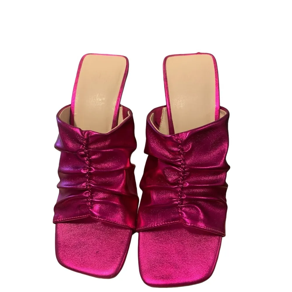 Urban Outfitters Zoey Rouched Mule Color is Pink Glitter PU Size 8 - Image 10