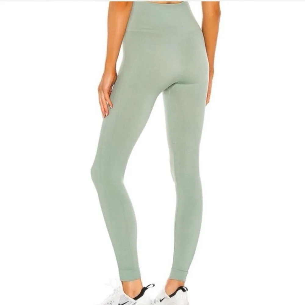 ARITZIA TNA CHILL Hi-Rise Cheeky Ankle Leggings NWT Sz S. Stretch Soft Green - Image 2